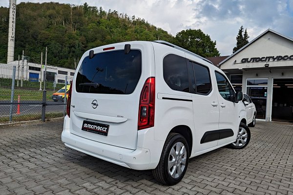 Opel Combo LIFE 1.5CDTi 96kW KAMERA, LANE ASSIST, DPH