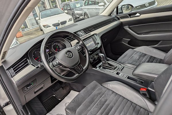 Volkswagen Passat Variant 2.0TDi 140kW DSG HIGHLINE ČR