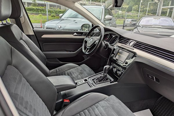 Volkswagen Passat Variant 2.0TDi 140kW DSG HIGHLINE ČR