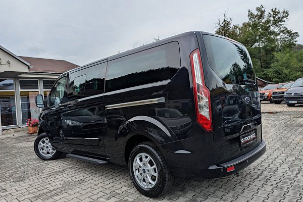 Ford Tourneo Custom 2.2TDCi 8 MÍST TITANIUM LONG