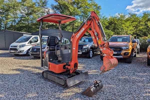 Pásový minibagr CR120H YANMAR tříválec, mimoosý, 360°, DPH