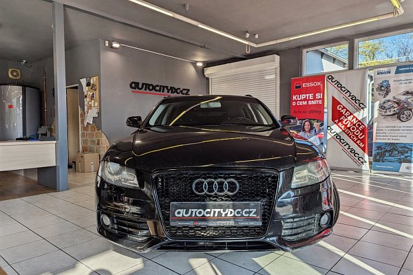 Audi A4 AVANT 2.0TDi 125kW 4x4 PDC BIXENONY ČR