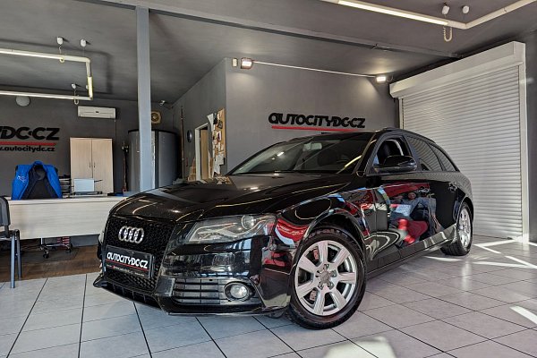 Audi A4 AVANT 2.0TDi 125kW 4x4 PDC BIXENONY ČR