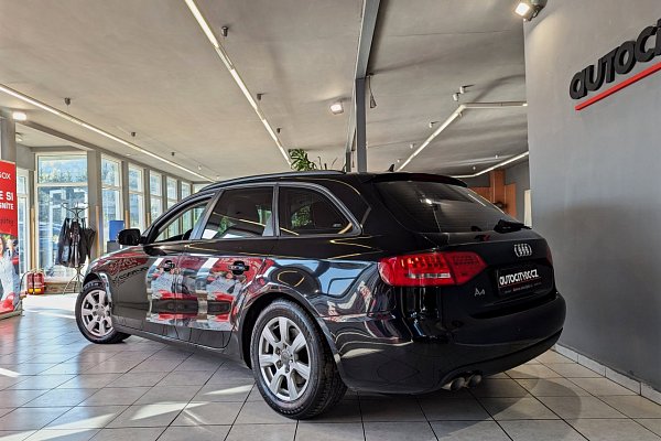 Audi A4 AVANT 2.0TDi 125kW 4x4 PDC BIXENONY ČR